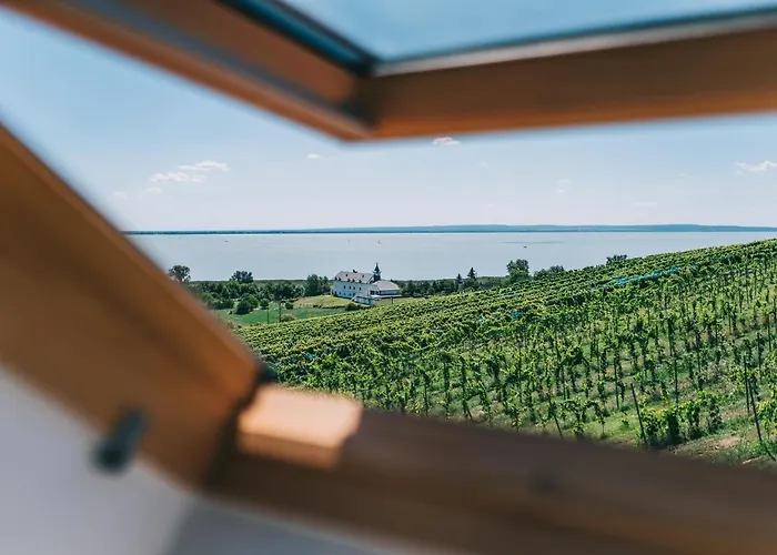 Obester Panzio Konukevi Badacsonytomaj