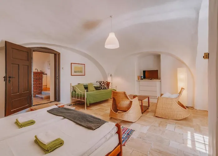 Konukevi Obester Panzio 3*